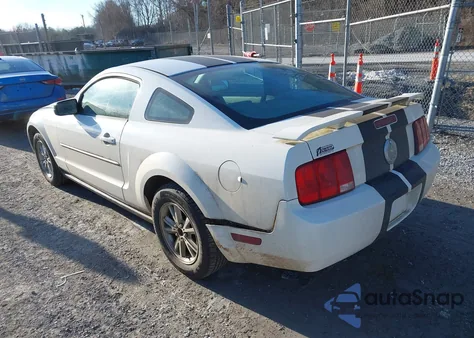 2006 Ford Mustang V6 z USA, uszkodzony, nr VIN 1ZVFT80N865210138